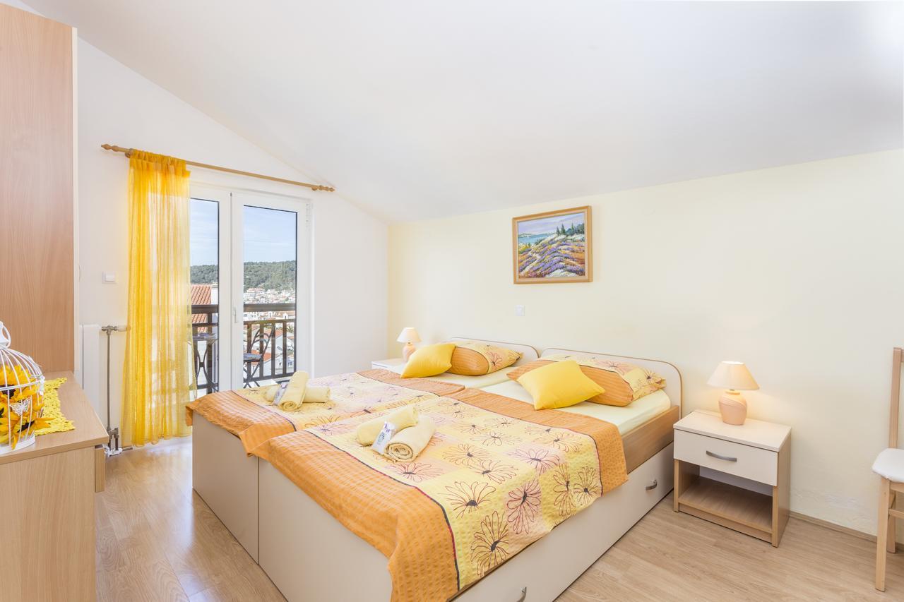 Apartments Ivanovic Hvar Town Exterior foto